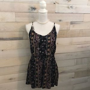 ⚜️ Rue 21 • Black Floral Romper Size L